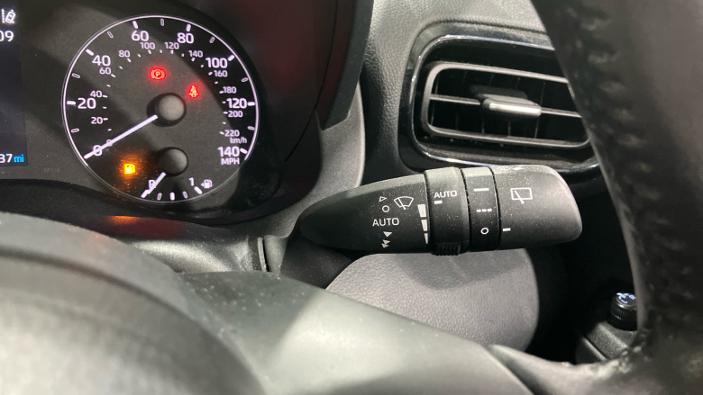 Toyota Yaris 1.5 Hybrid Icon 5dr CVT Hybrid Hatchback